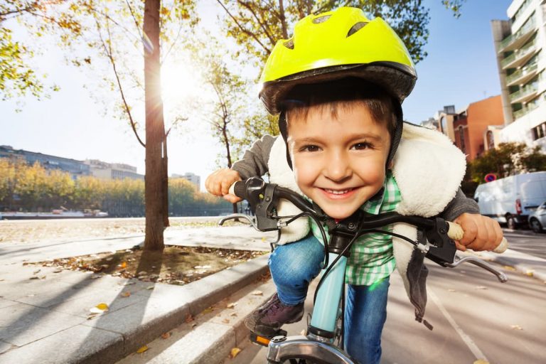 faire du vélo avec un enfant