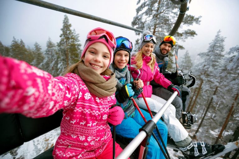 faire du ski en famille